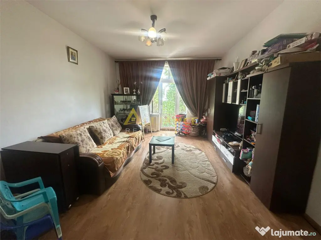 Apartament 4 camere , 92 mp { Metrou Universitate } 