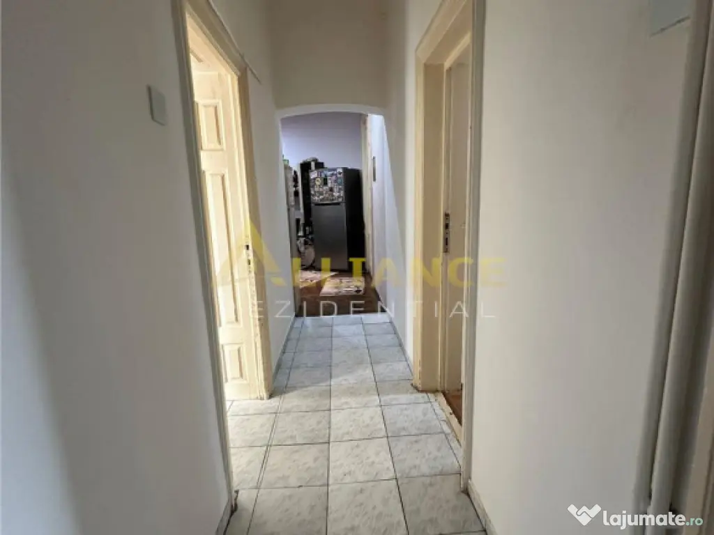 Apartament 4 camere , 92 mp { Metrou Universitate } 