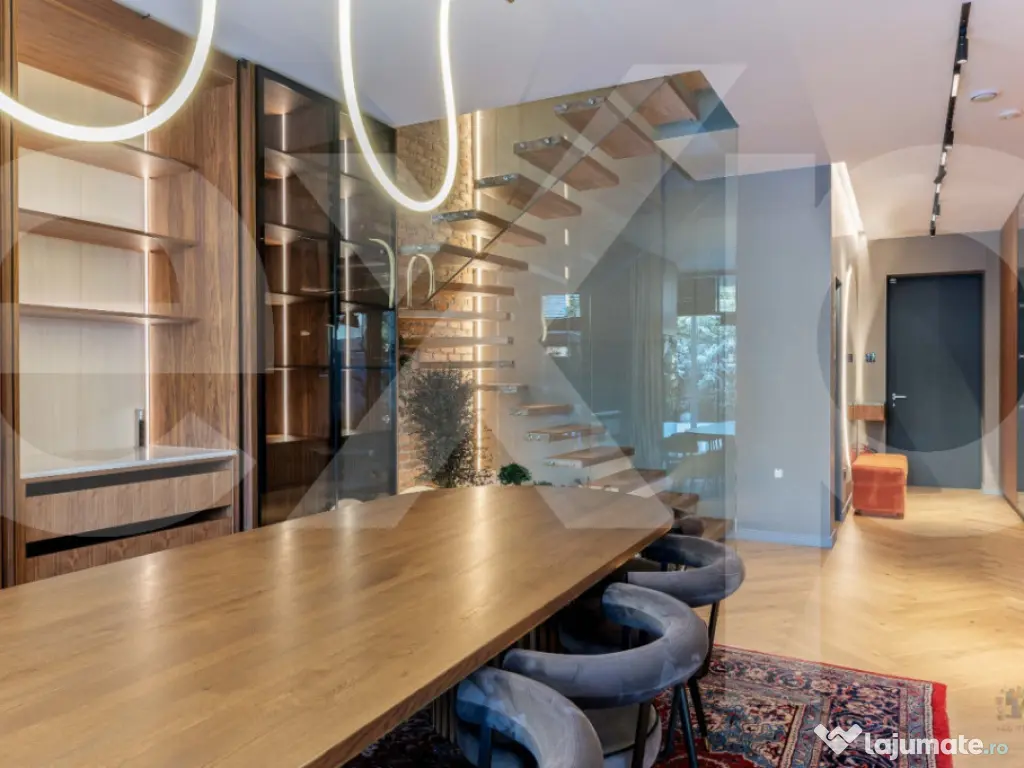 Vila de inchiriat- 6 camere- piscina - pompe de caldura 