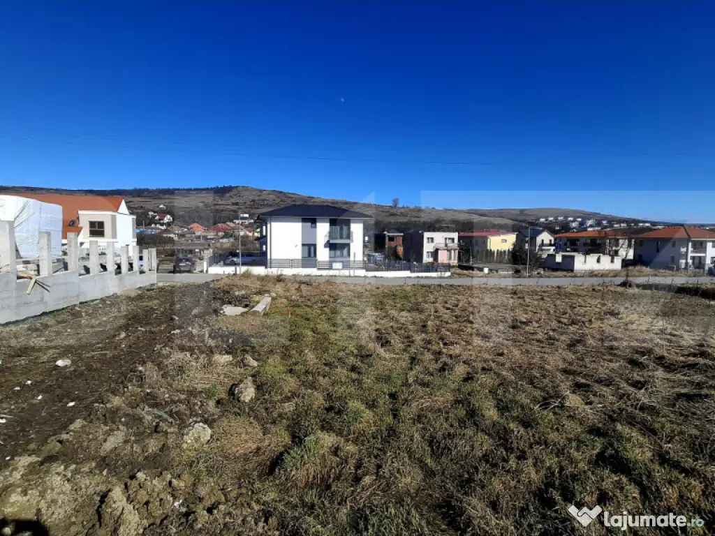 Teren construibil -556 mp situat in Chinteni in zonă de ca 