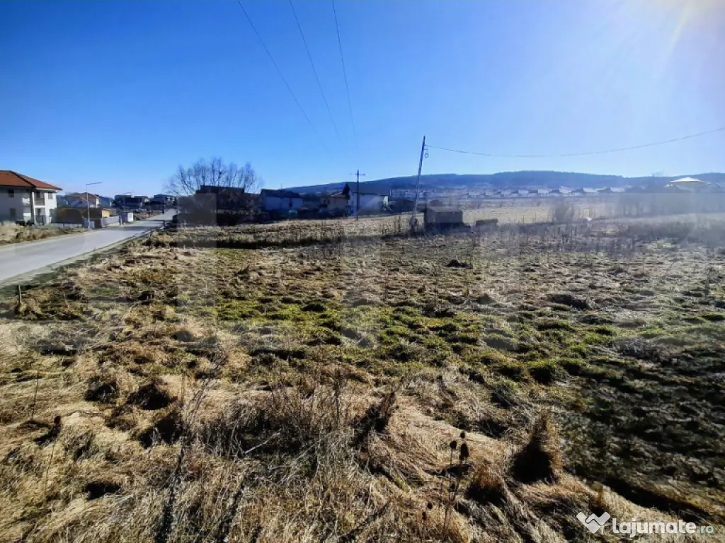 Teren construibil -556 mp situat in Chinteni in zonă de ca 