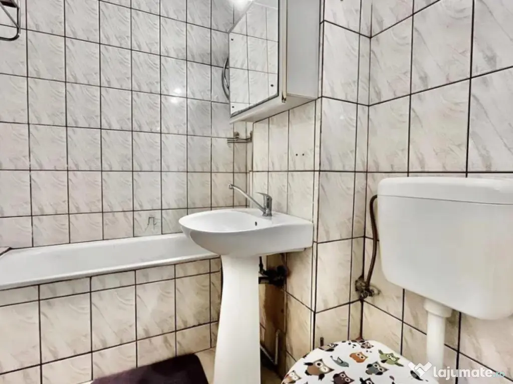 Garsoniera 42 mp Strada De Mijloc 