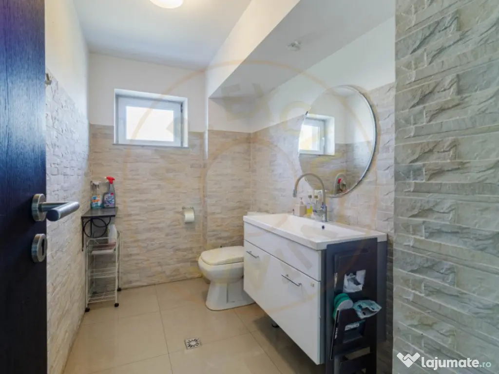 Clădire modernă, versatilă, cu terasă panoramică – lo 