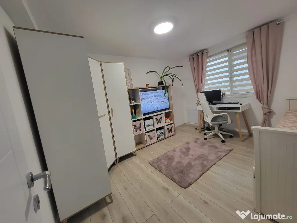 Casa cu 4 camere | Mobilata si utilata complet | Loc de parcare 