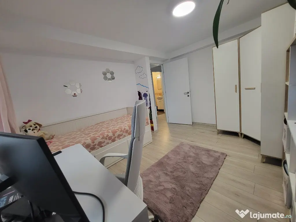 Casa cu 4 camere | Mobilata si utilata complet | Loc de parcare 