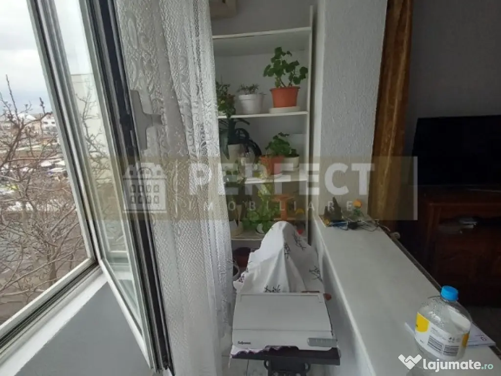 Ap.2 camere ULTRACENTRAL decomandat et.3 pret 72000euro 