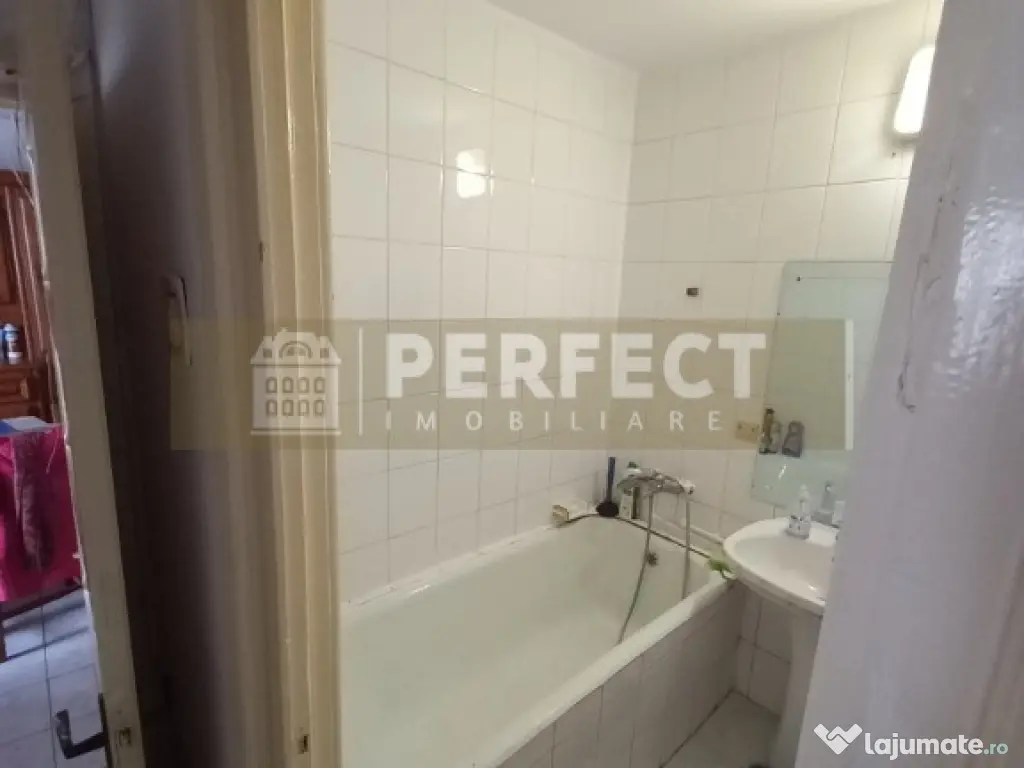 Ap.2 camere ULTRACENTRAL decomandat et.3 pret 72000euro 