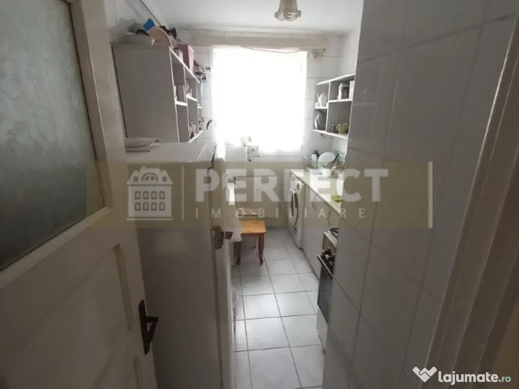 Ap.2 camere ULTRACENTRAL decomandat et.3 pret 72000euro 