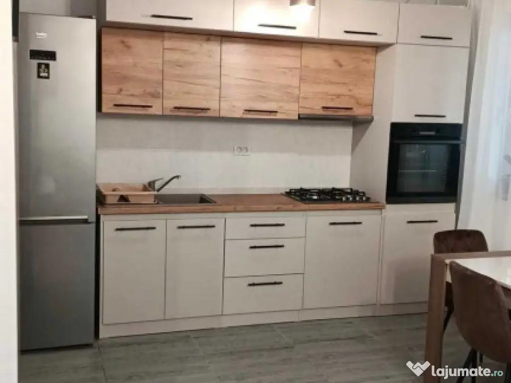 Metalurgiei studio cu parcare binelui 