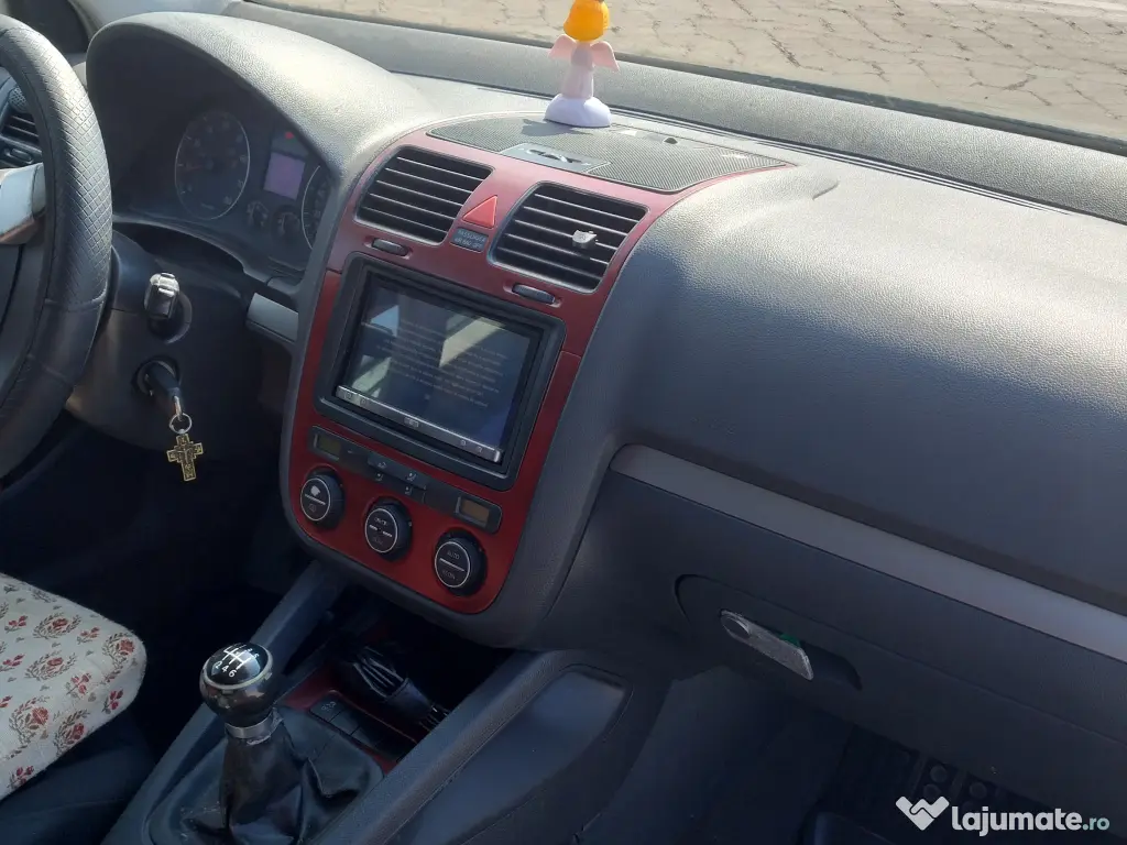 Vw golf 5 1.6 benzina 2005 Vând urgent