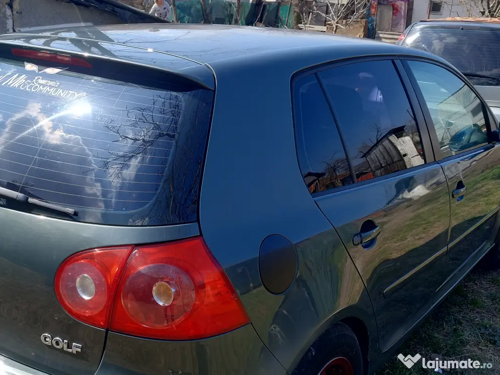 Vw golf 5 1.6 benzina 2005 Vând urgent