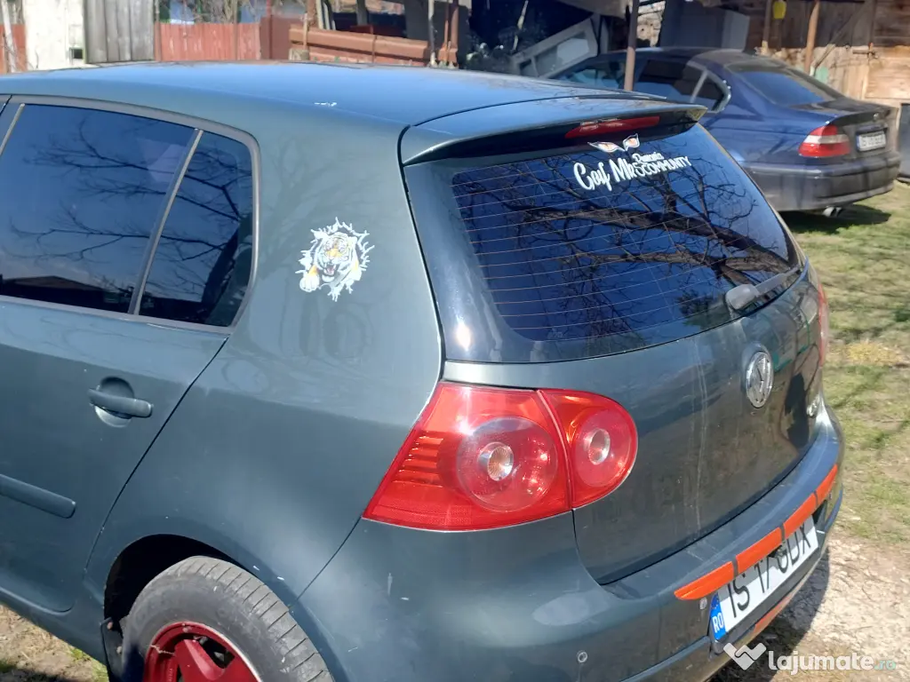 Vw golf 5 1.6 benzina 2005 Vând urgent