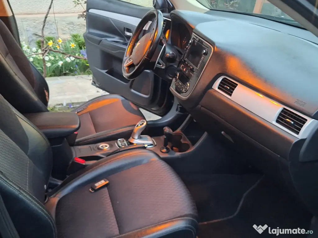 Mitsubishi Outlander Phev 2014