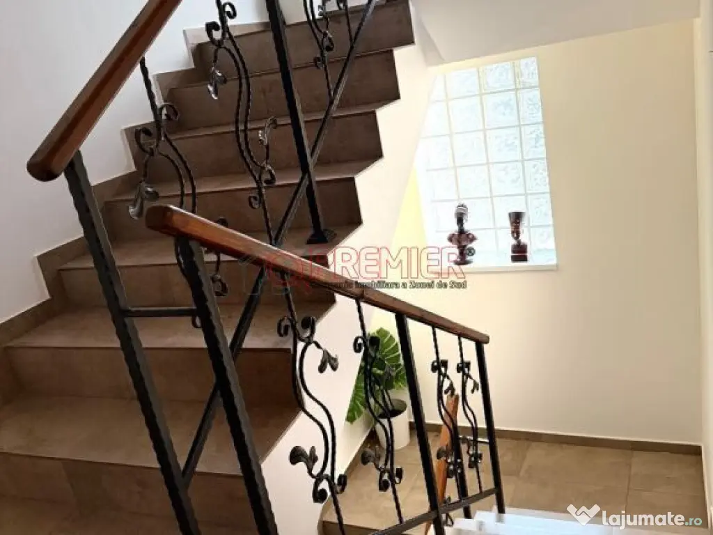 Amurgului - 5 min Metrou Leonida - Casa individuala 