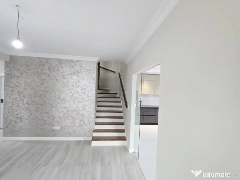 Casa noua,moderna tip duplex la alb/cheie si teren 250 mp,P.Neamt 