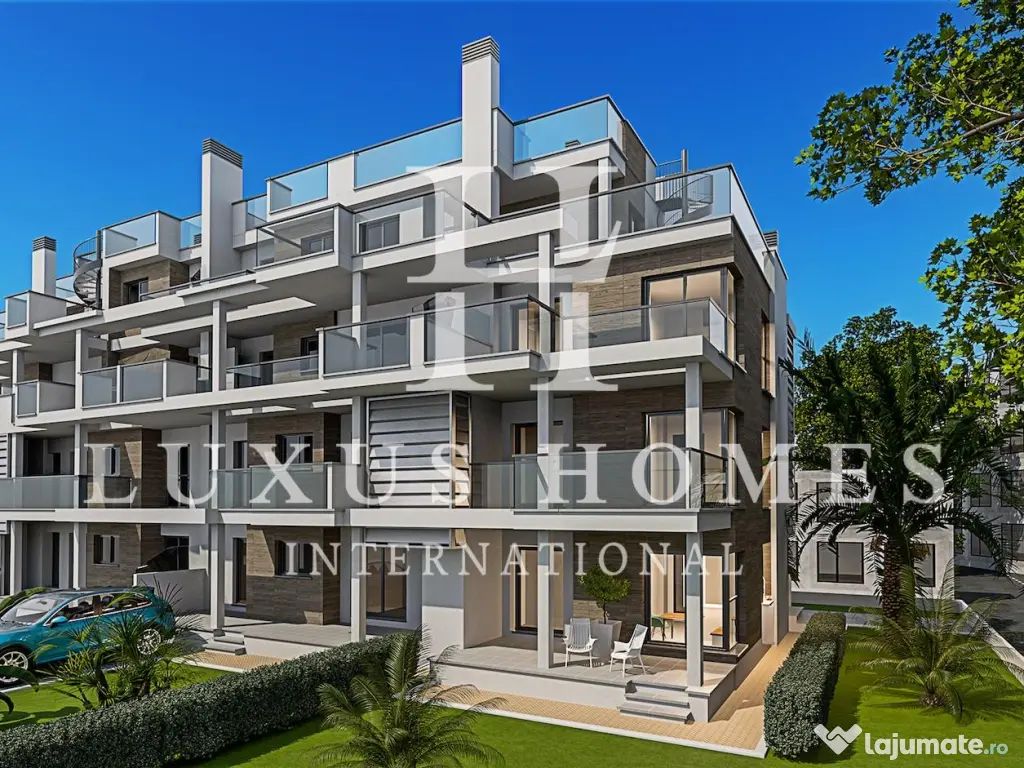 Apartament cu terasă, vedere frumoasă la mare și piscină situată lângă plajă 