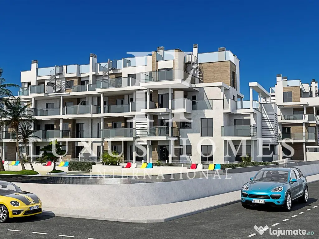 Apartament cu terasă, vedere frumoasă la mare și piscină situată lângă plajă 