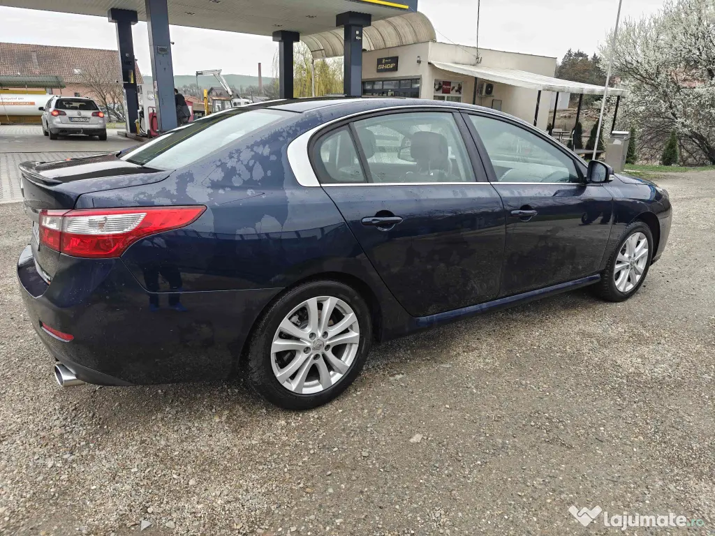 Renault Latitude 2011 – Elegant, Spațios, Întreținut, Full Confort