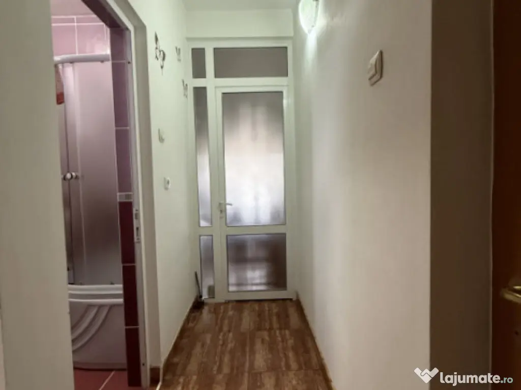 Garsonieră de vânzare în vilă – zona 23 August, etaj 1 