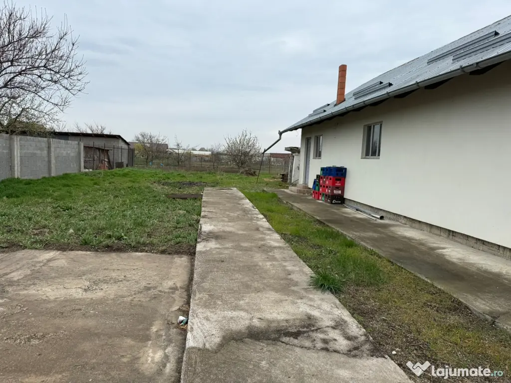 Spațiu comercial Șeitin 703 mp teren vitrină stradală 