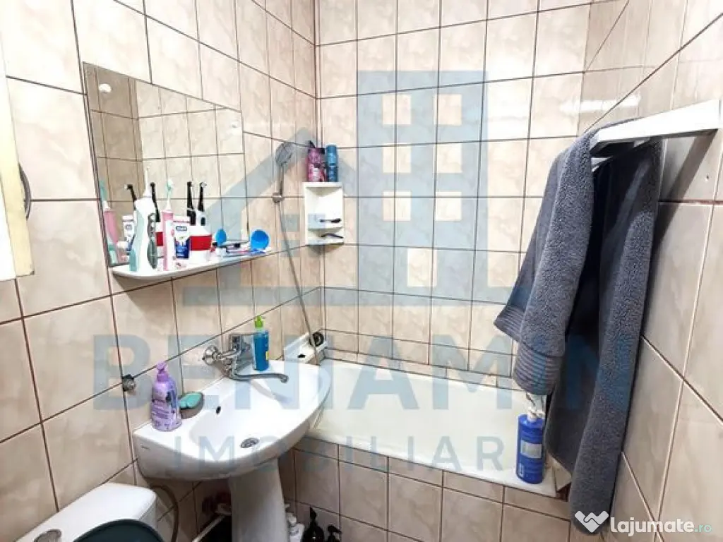 3 camere - etaj 3 - 41mp - centrala - Florilor 