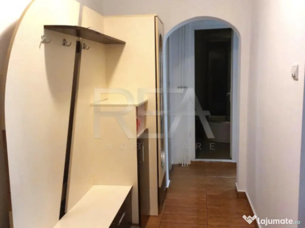 2 camere, decomandat, et 1/8, centrala-Gorjului, Str Moinest 