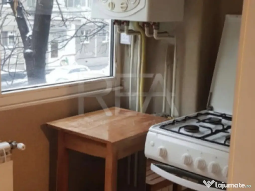 2 camere, decomandat, et 1/8, centrala-Gorjului, Str Moinest 