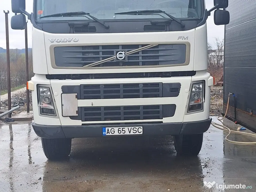 Semiremorca basculabila Schmitz, an 2008. Cap tractor VOLVO FM440, tractiune 4x4