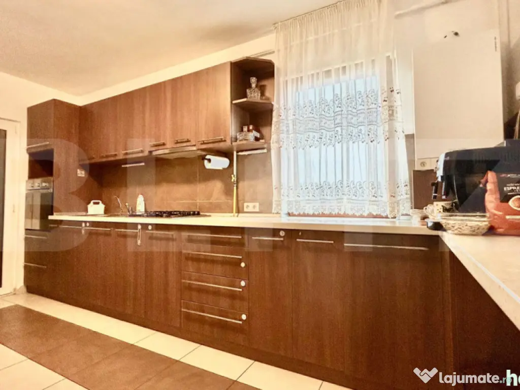 Apartament cu 3 camere în curte privată 