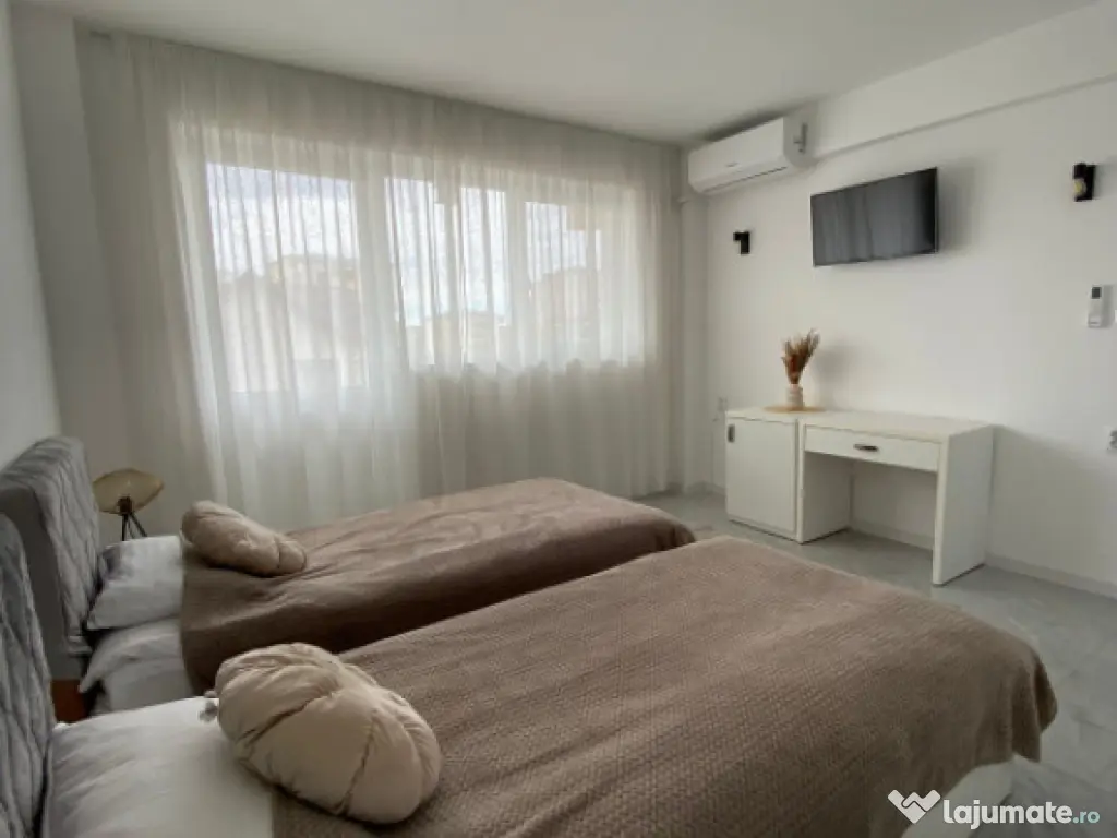 Apartament 4 camere decomandat, 110mp, zona Consul 