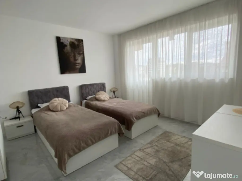 Apartament 4 camere decomandat, 110mp, zona Consul 