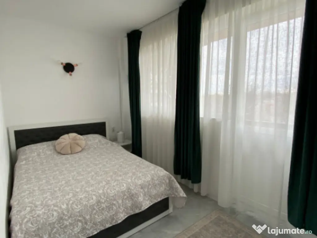 Apartament 4 camere decomandat, 110mp, zona Consul 