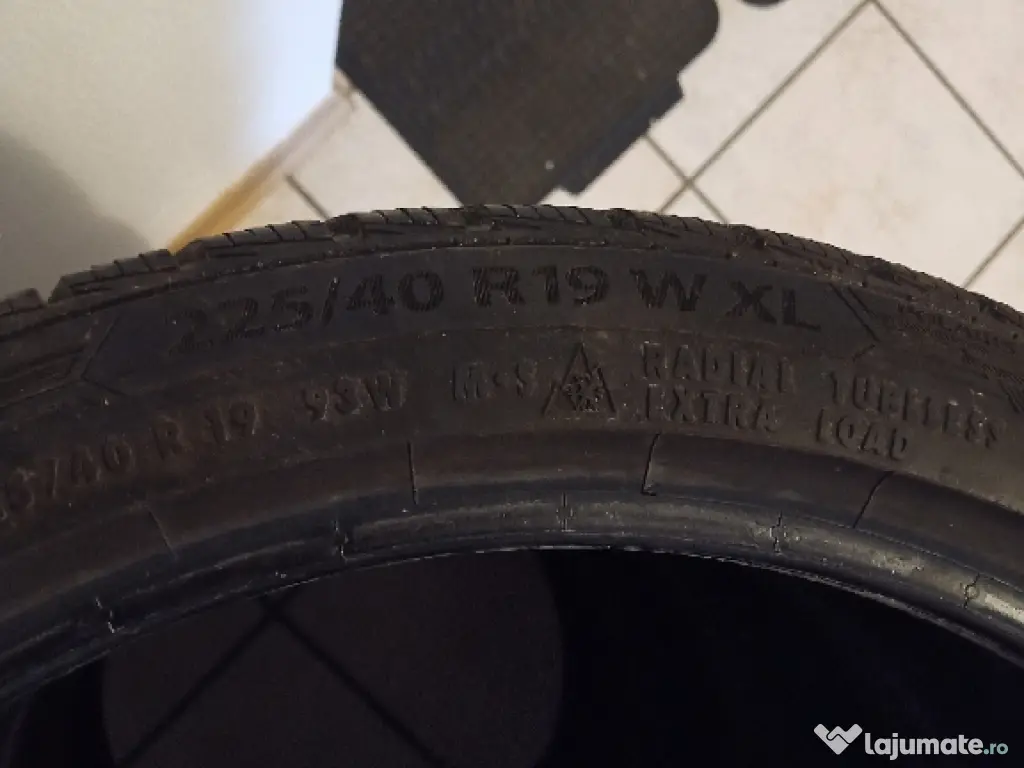 225/40/R19 W XL 4 buc. anvelope iarna 