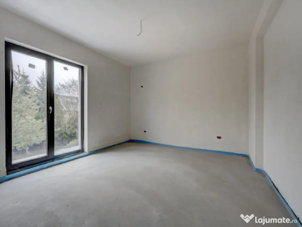 Se preda finisata - 4 bai - 3 dormitoare - curte - parcare - 