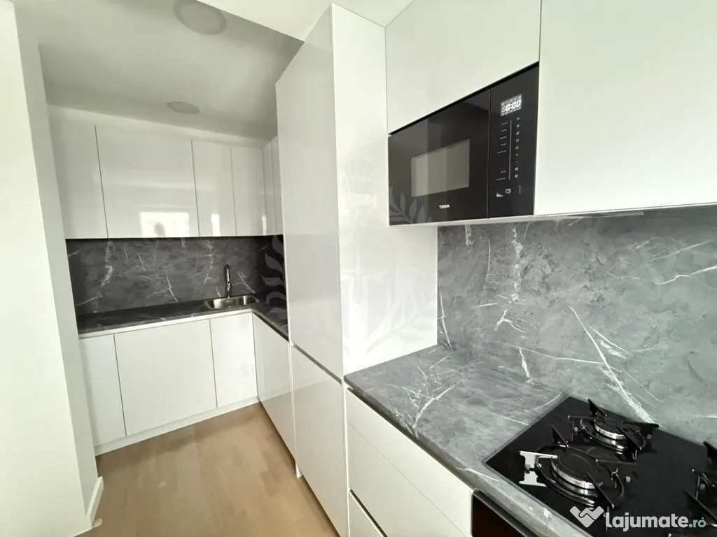 GARSONIERA // BUCEGI 12 // CENTRAL 