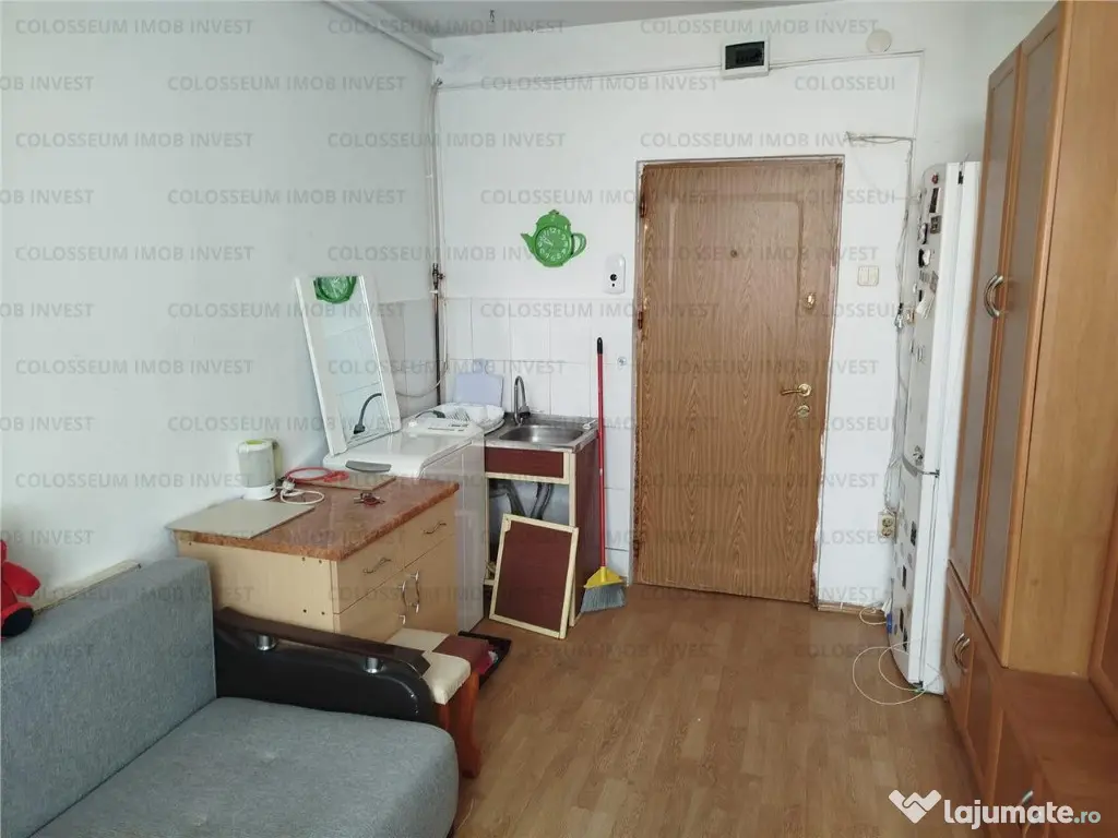 COLOSSEUM: Camera Ct termica mobilat utilat Astra piata 