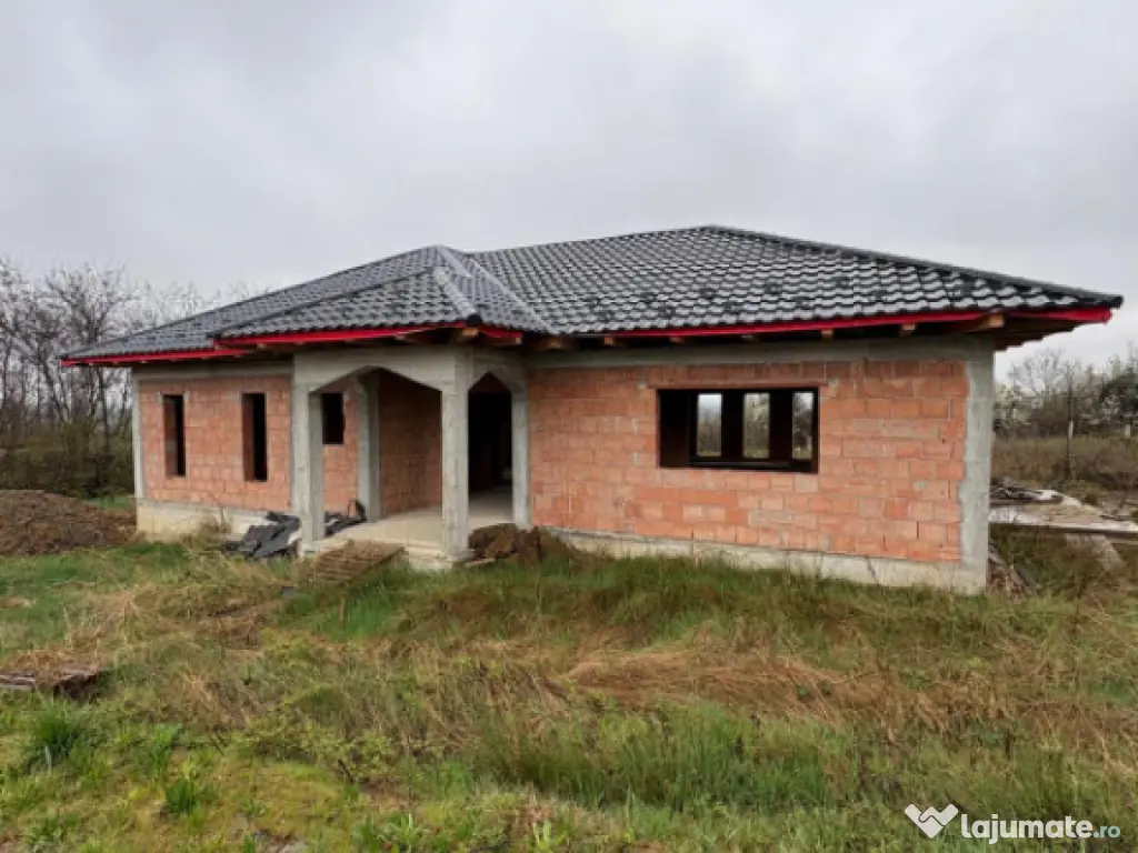 Casă parter stil mediteranean, 115 mp utili + teren 470 mp,