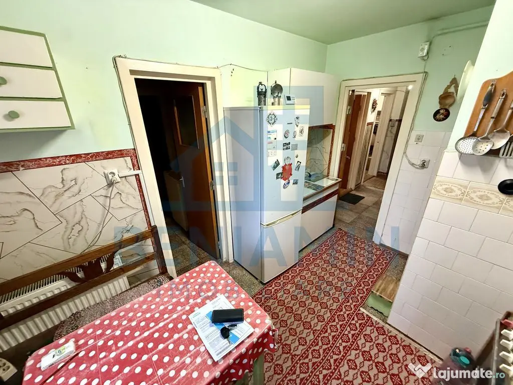 3 decomandate - parter - 65mp - centrala - gol - Scriitor... 