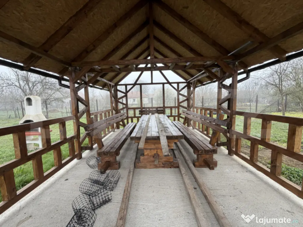 Casă cu 2 camere și o bucătărie de vară în suprafață 