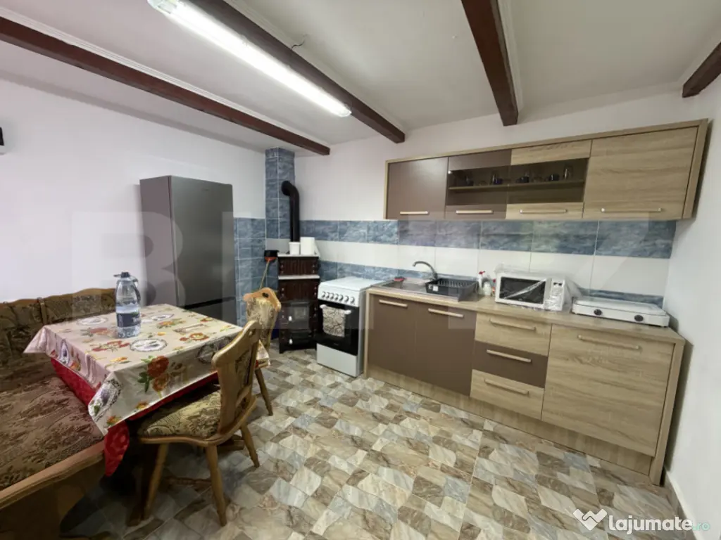 Casă cu 2 camere și o bucătărie de vară în suprafață 