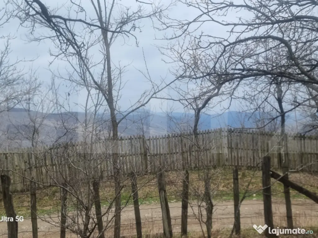 TEREN INTRAVILAN VEDERE PANORAMICA La 2 km de Manastirea CRA 