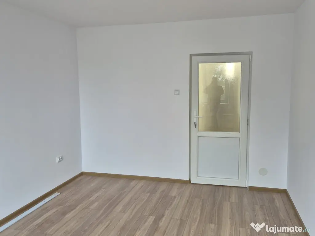 inchiriez garsoniera nou renovata pentru birou 