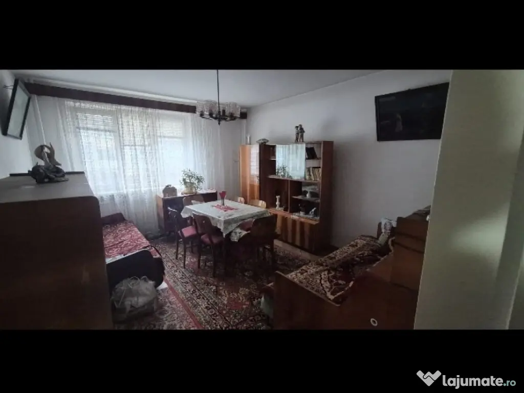 Apartament Cu 2 Camere Decomandate Etaj 1 - Zona Burdujeni 