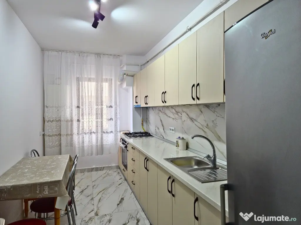 DE INCHIRIAT - 2 CAMERE, PARTER, LOC DE PARCARE INCLUS 