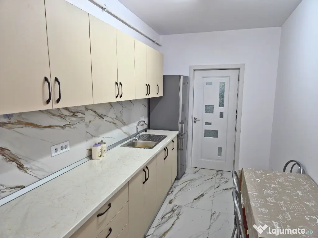 DE INCHIRIAT - 2 CAMERE, PARTER, LOC DE PARCARE INCLUS 