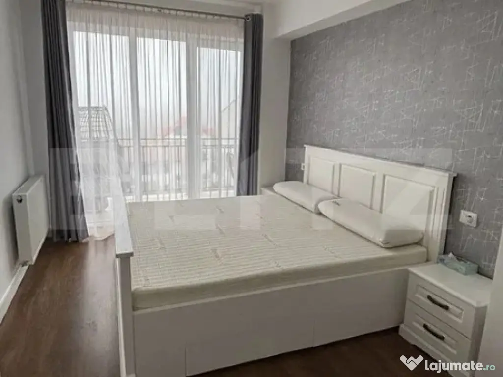 Apartament 3 camere, parcare, zona Vivo 