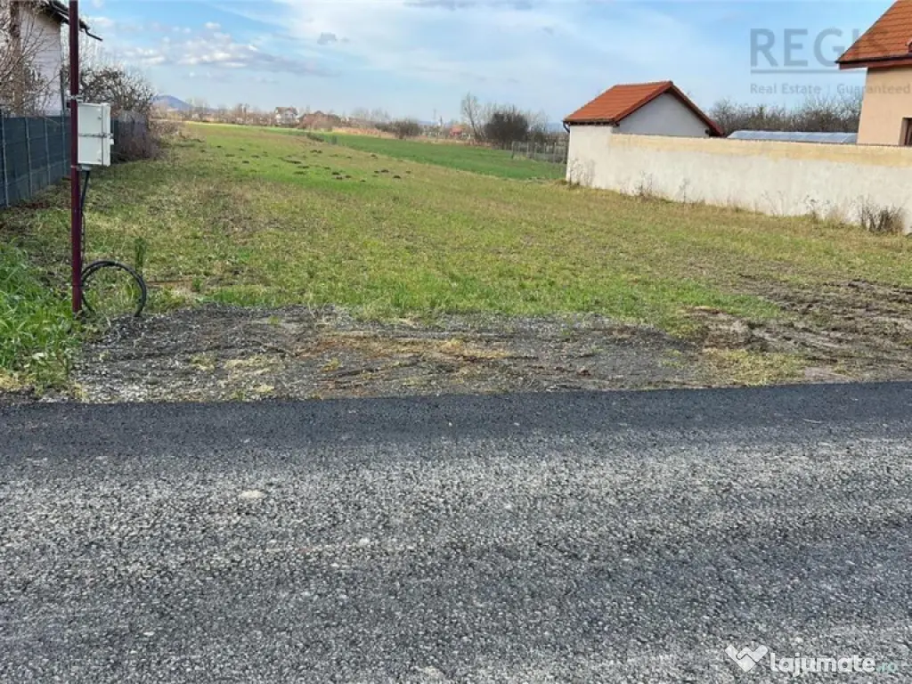 Stupini: Teren 3600mp, Front 16.5m la Asfalt, Utilitati 