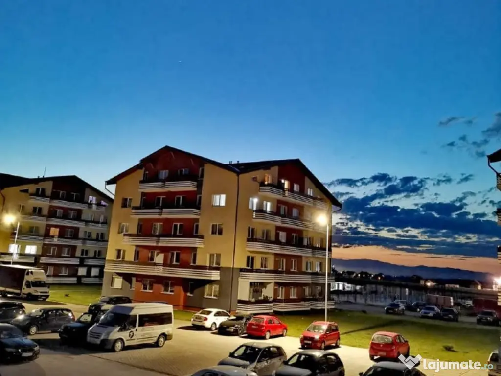 Cel mai mic pret apartament 3 camere, 72 mp utili, etaj 4 