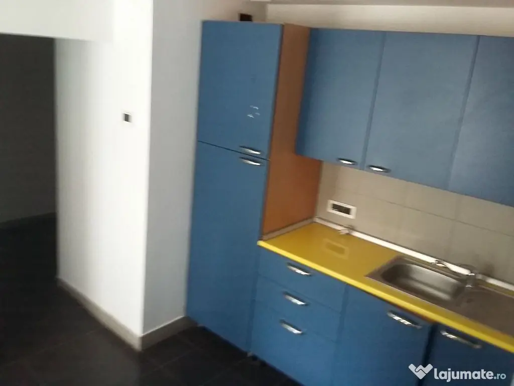 Spatiu comercial - Carol 445mp parter ideal banca sau cli...