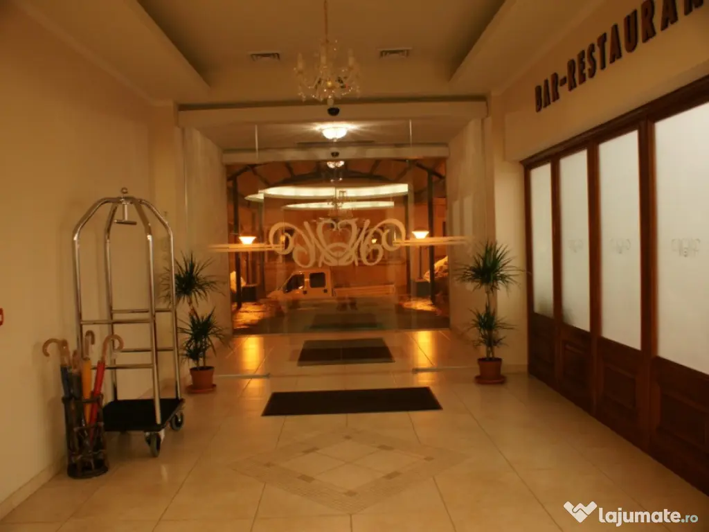 Hotel Ultracentral , SC 4400 mp, D+P+3E, constr 2008, lux, piscina 